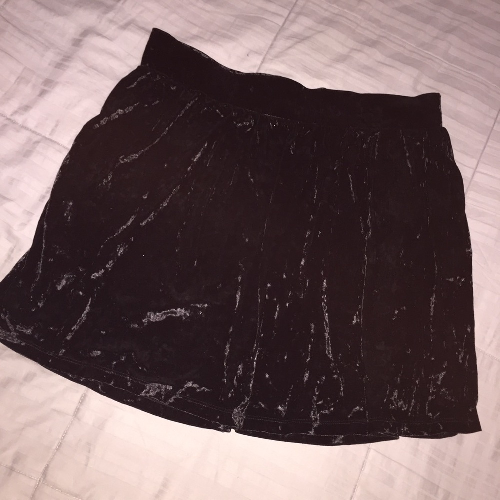 L’amour Velvet Circle Skirt w. Pockets
